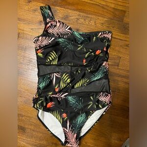 One shoulder swimsuit with mesh details